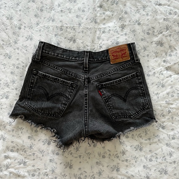 Levi’s shorts - Picture 1 of 4